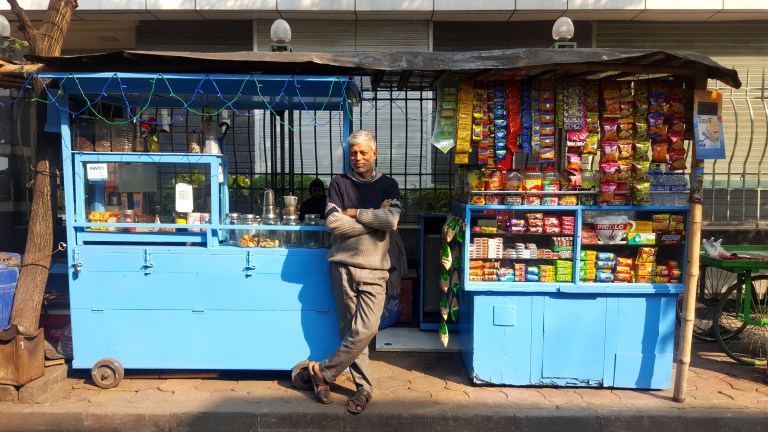 Il nuovo negozio di Manek